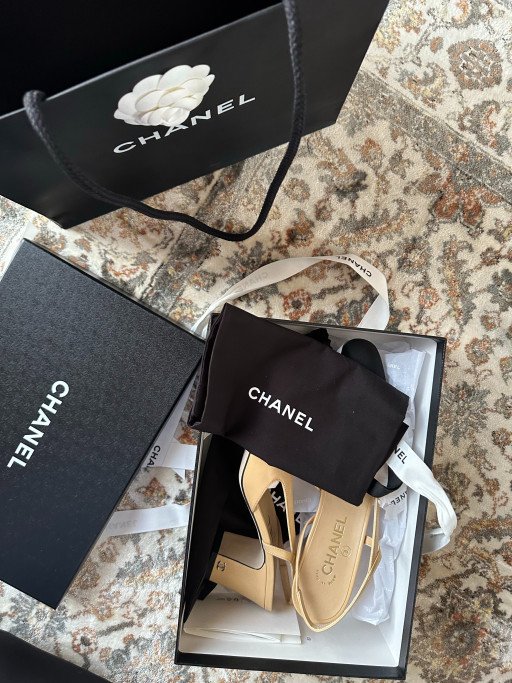 Mastering Elegance: The Ultimate Chanel Lookbook Guide